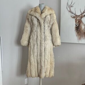 Luxurious Women's  Full-Length Real Fur Coat